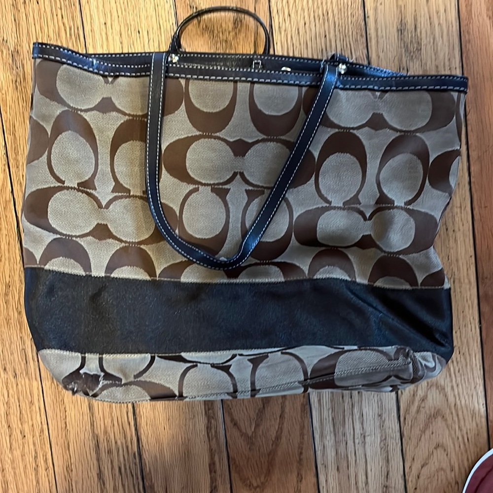 COACH HANDBAG